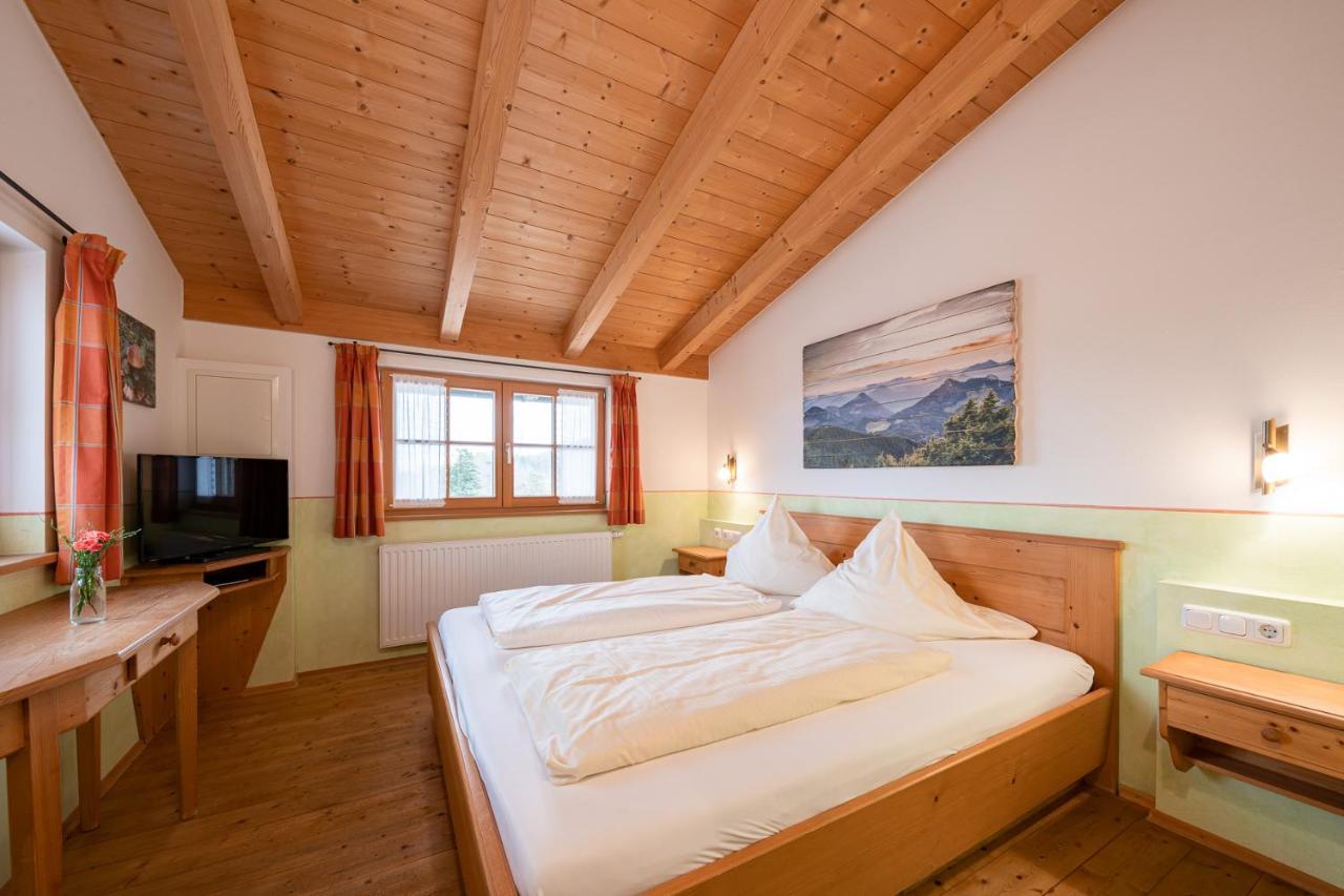 Berggasthof Hotel Duftbraeu I Ruhige Alleinlage I Mitten Im Gruenen Samerberg Esterno foto